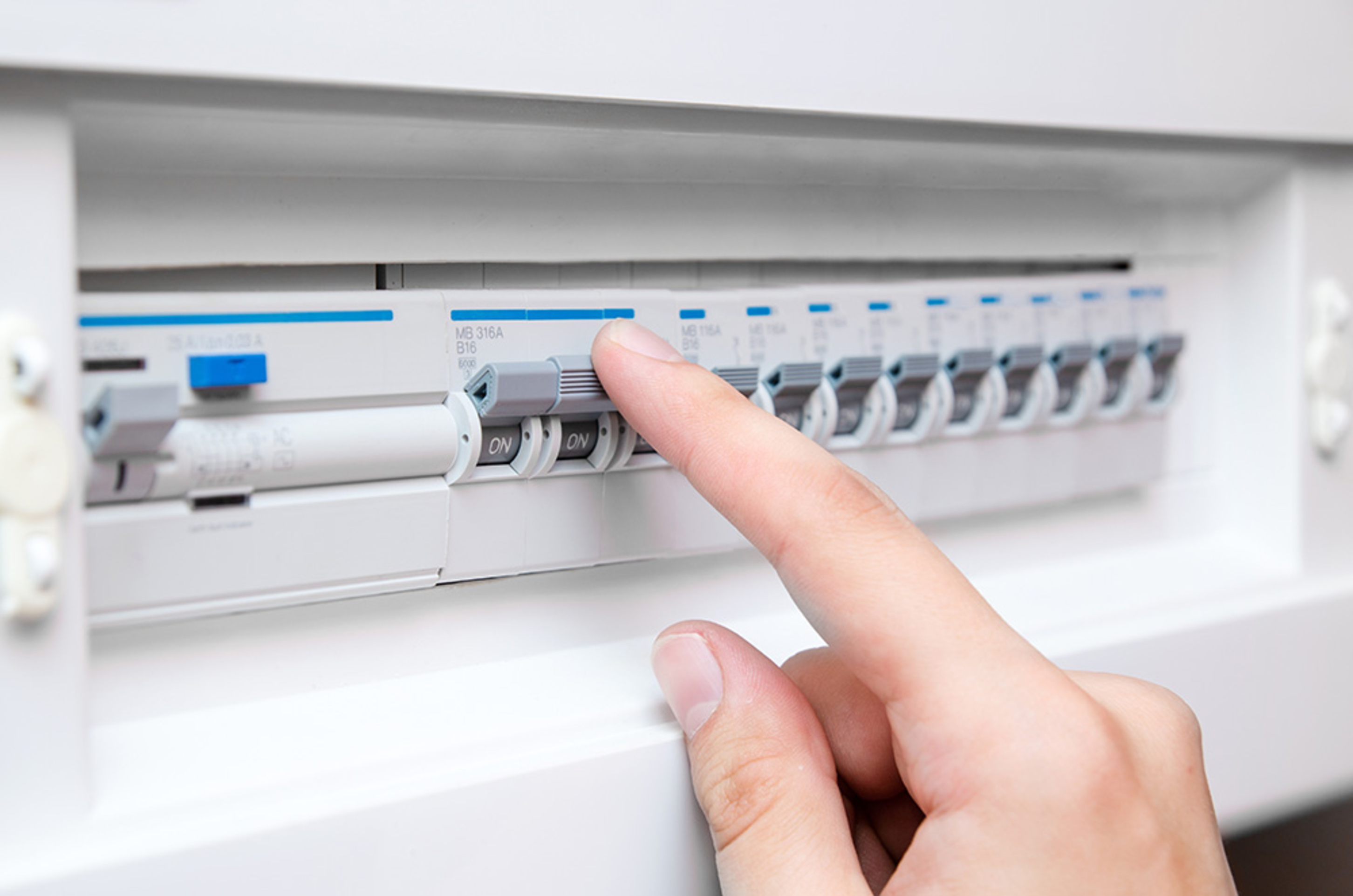 Schalt&shy;schrank&shy;bau bei Elektrotechnik-Lauche in Kaiserpfalz OT Wohlmirstedt
